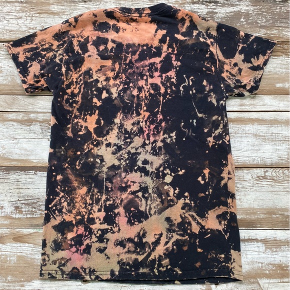 Black tshirt with orange pink cream splatter pattern, tie dye, size Small - Picture 2 of 6